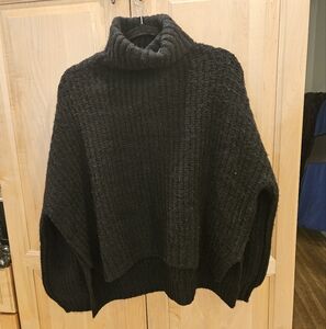 NEW Splendid Oversized Turtleneck Sweater Black Size Medium